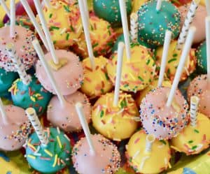 3 Ingredient Oreo Cake Pops Troll Birthday Party ideas and decorations for a trolls birthday party. #trolls #kids #birthday #party #poppy #branch #decorations #food #partymenu #kidsparty