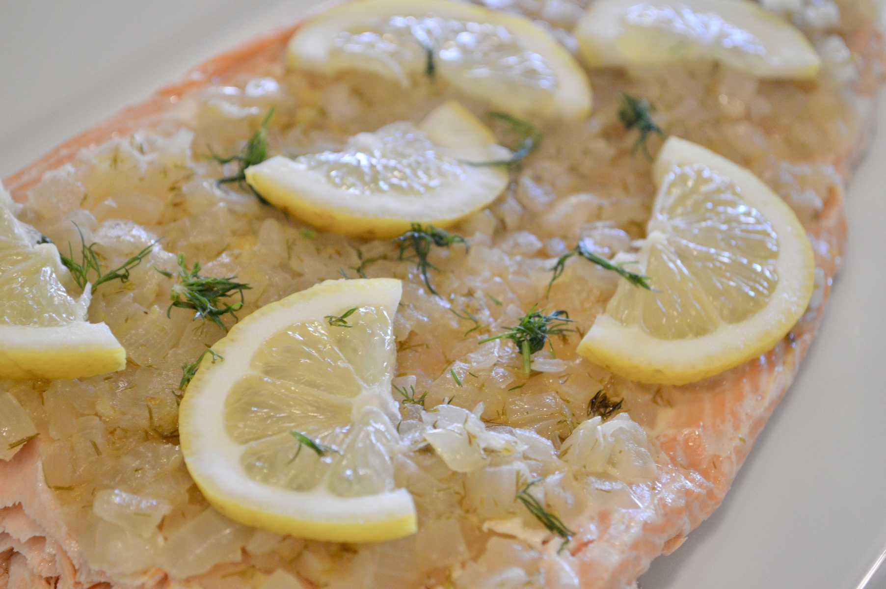 salmon in foil with caramelized onions lemon and dill