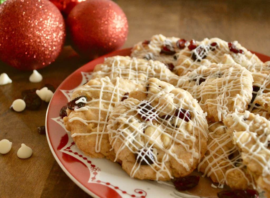 White Chocolate Cranberry Cookies - This Delicious House