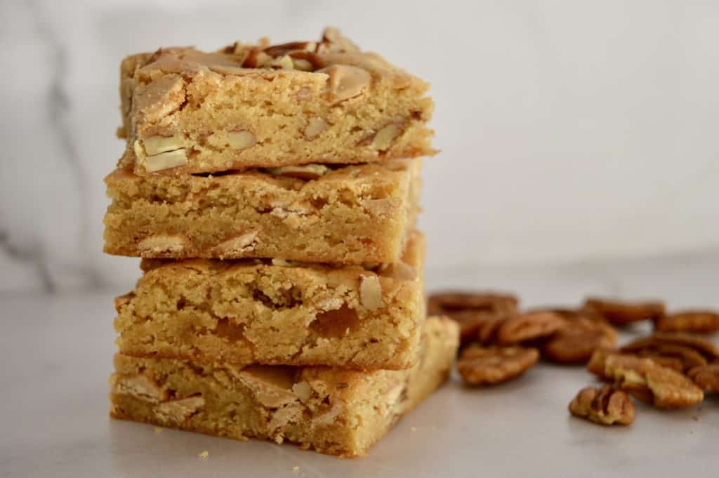 caramel chip pecan bars