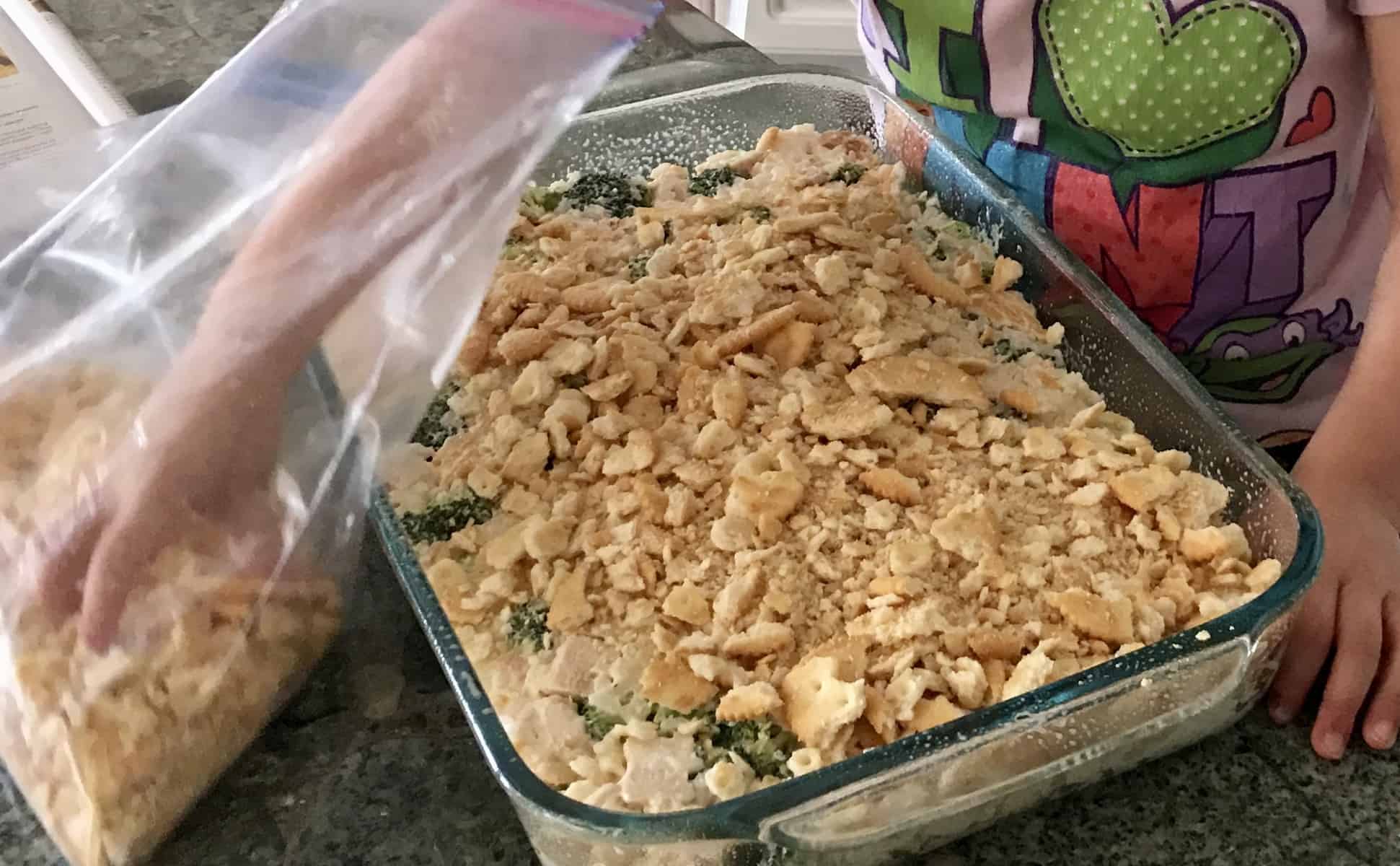 sprinkle crushed Ritz crackers over the casserole 