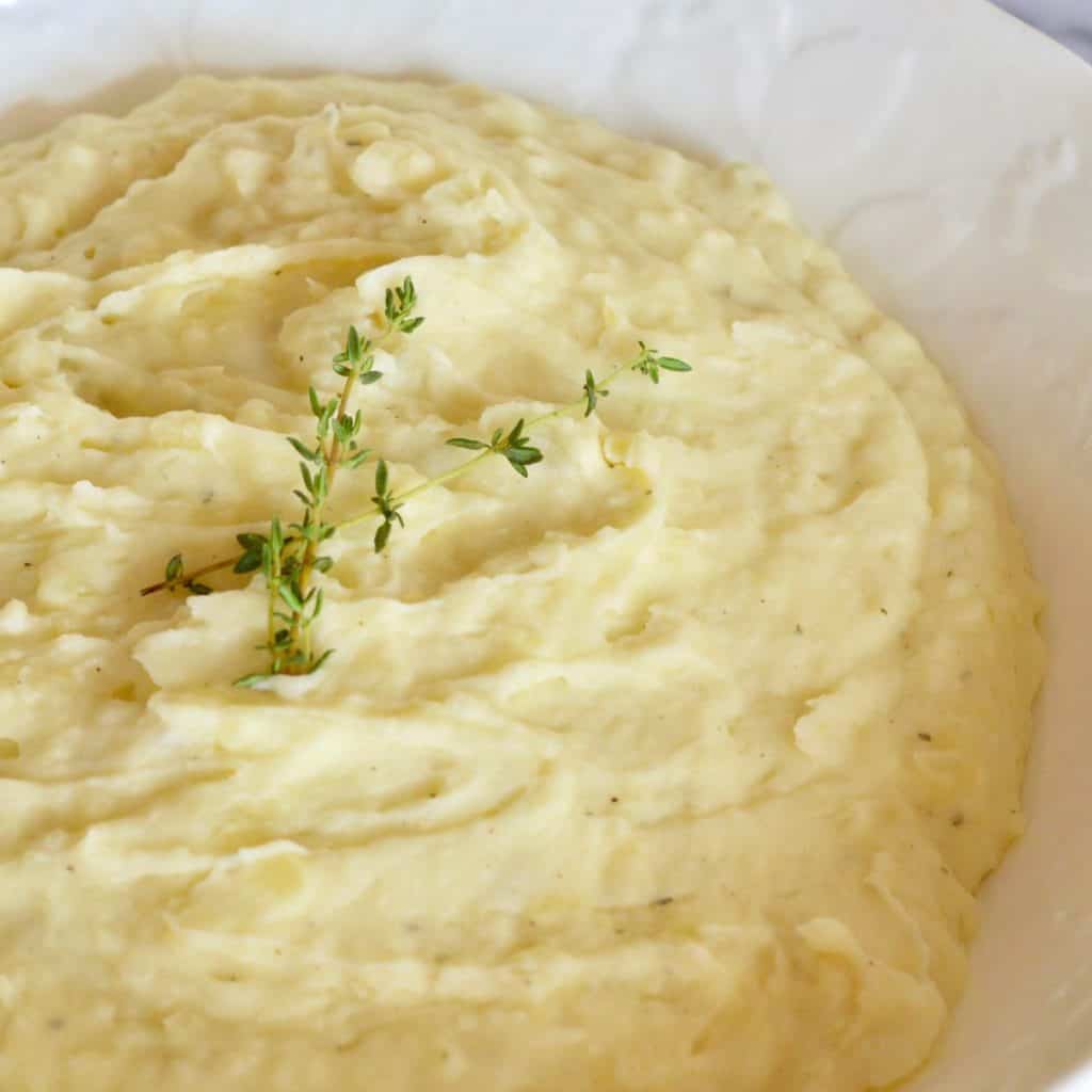 Boursin Mashed Potatoes Recipe (Creamy and Fluffy!) - This Delicious House