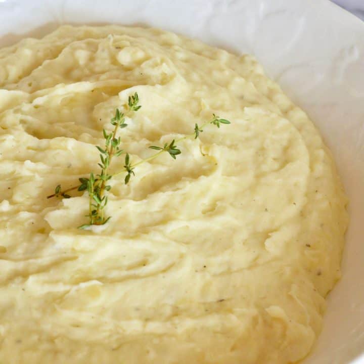 Boursin Mashed Potatoes Recipe (Creamy And Fluffy!) - This Delicious House