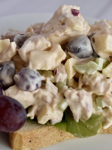 Rotisserie chicken salad on bread.