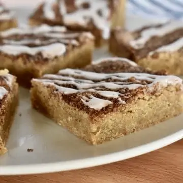 Cinnamon Sugar Blondies on a plate.