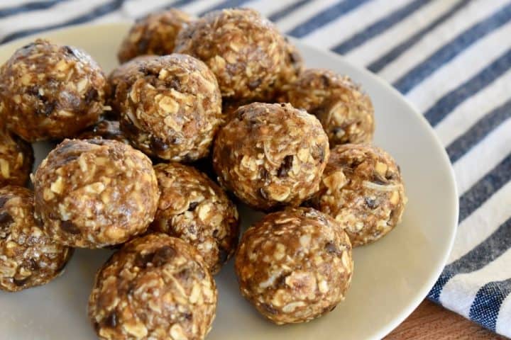 Chocolate Coconut Energy Balls Without Dates - This Delicious House