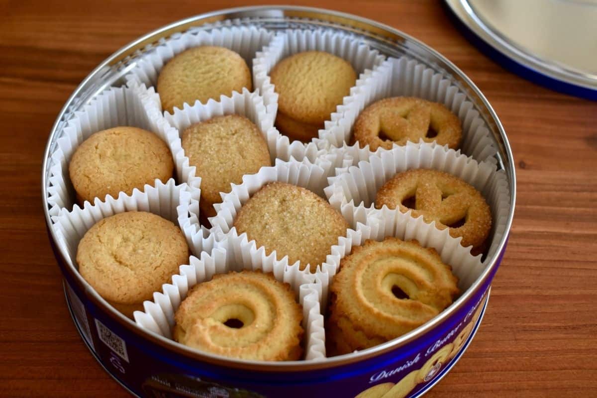 photo of the inside of the dutch butter cookies blue tin. 