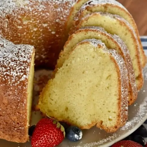 Heavenly Sour Cream Pound Cake Bundt