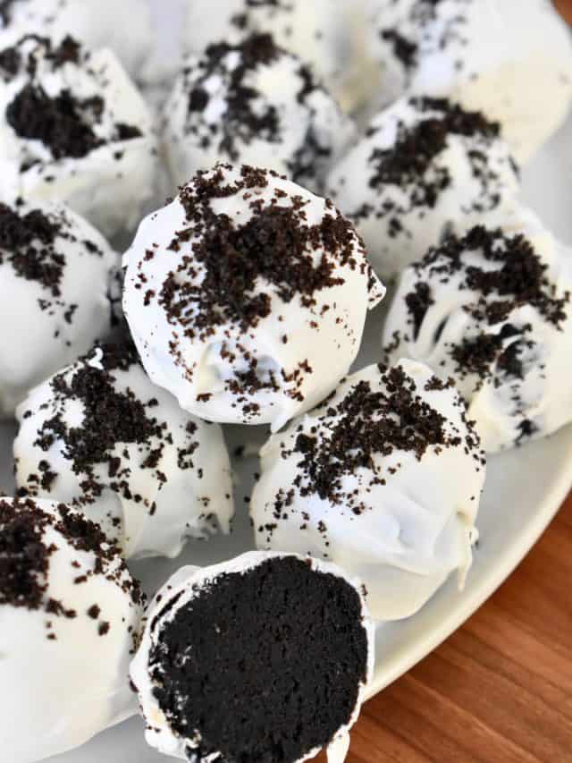 Cookies and Cream Truffles | 3-Ingredient Oreo Balls - This Delicious House