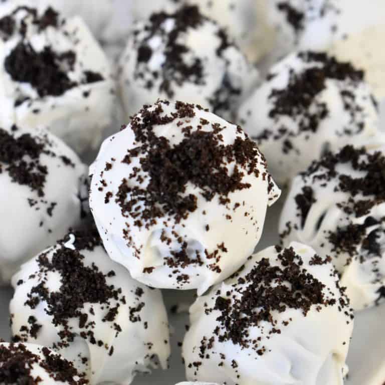 Cookies and Cream Truffles | 3-Ingredient Oreo Balls