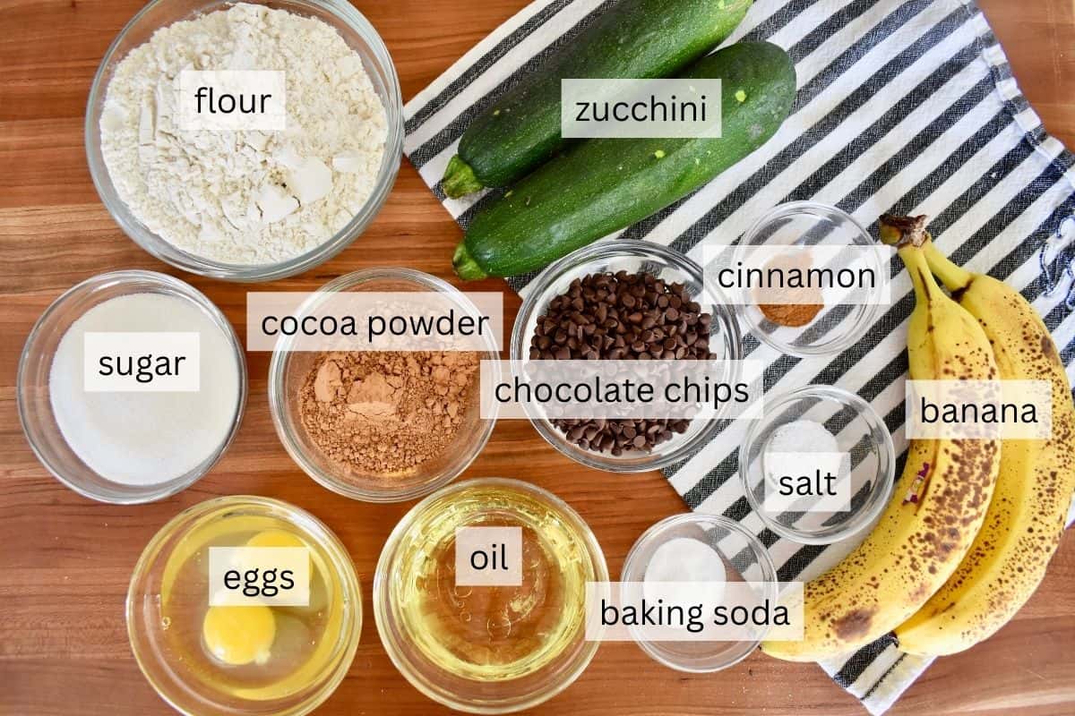 Ingredients for recipe include flour, eggs, cocoa powder, and oil. 